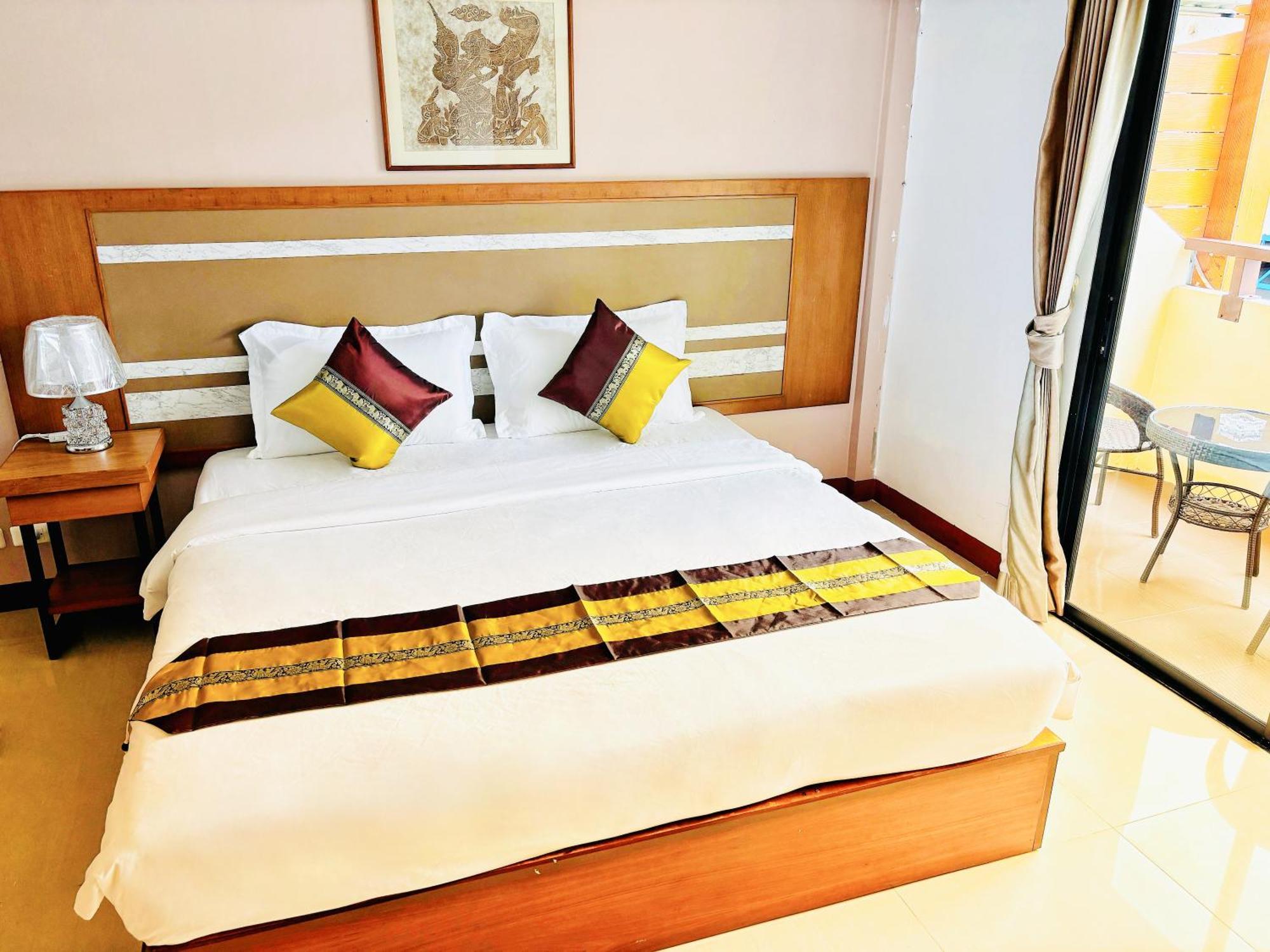 Pool House Aparthotel
