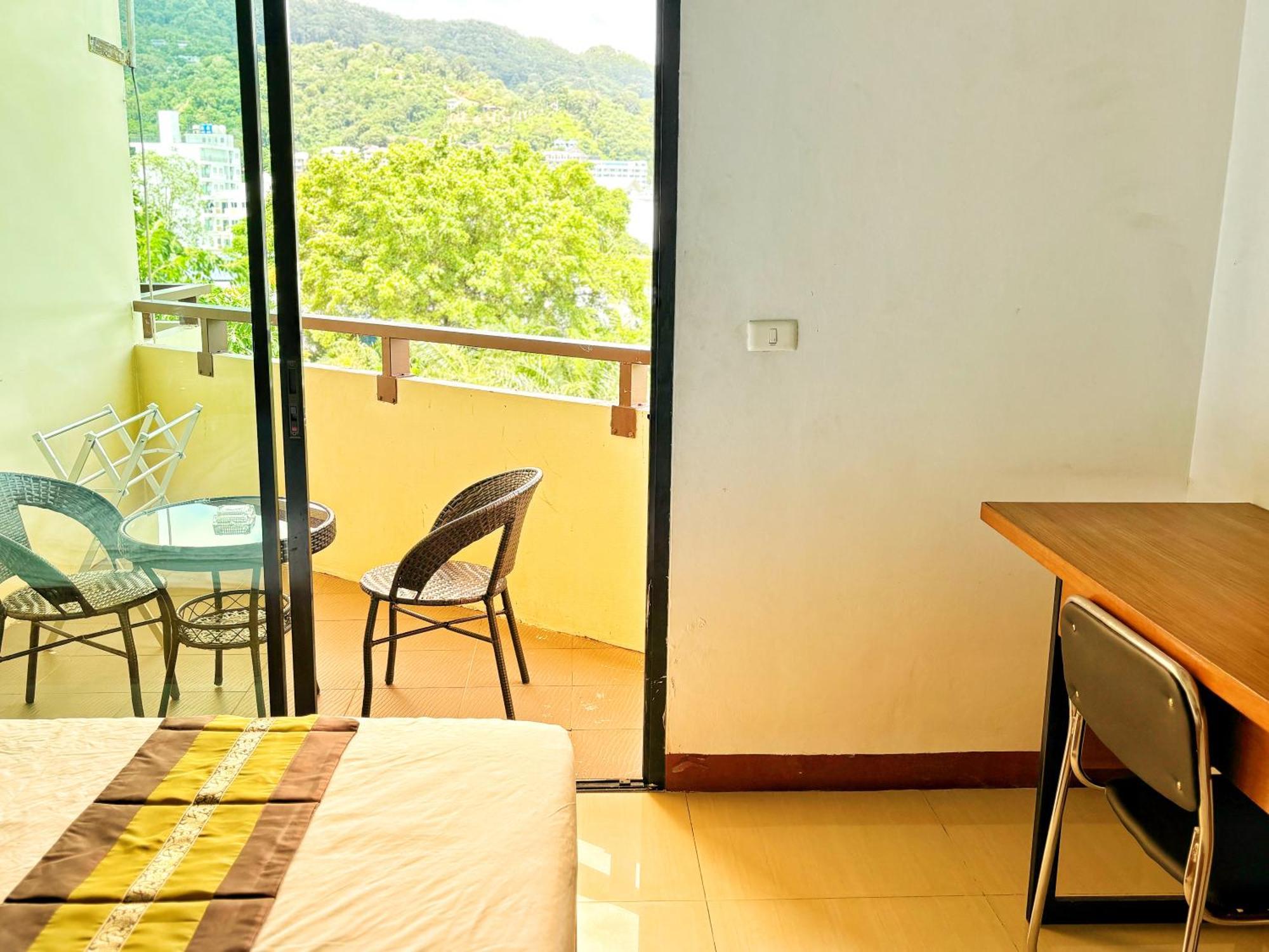 Aparthotel Pool House 3*