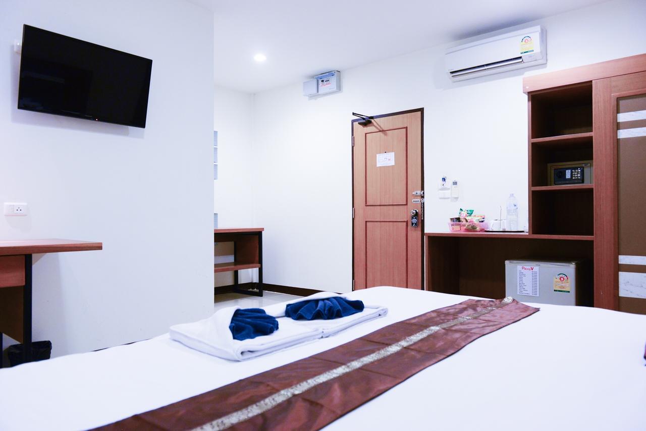 Pool House Aparthotel