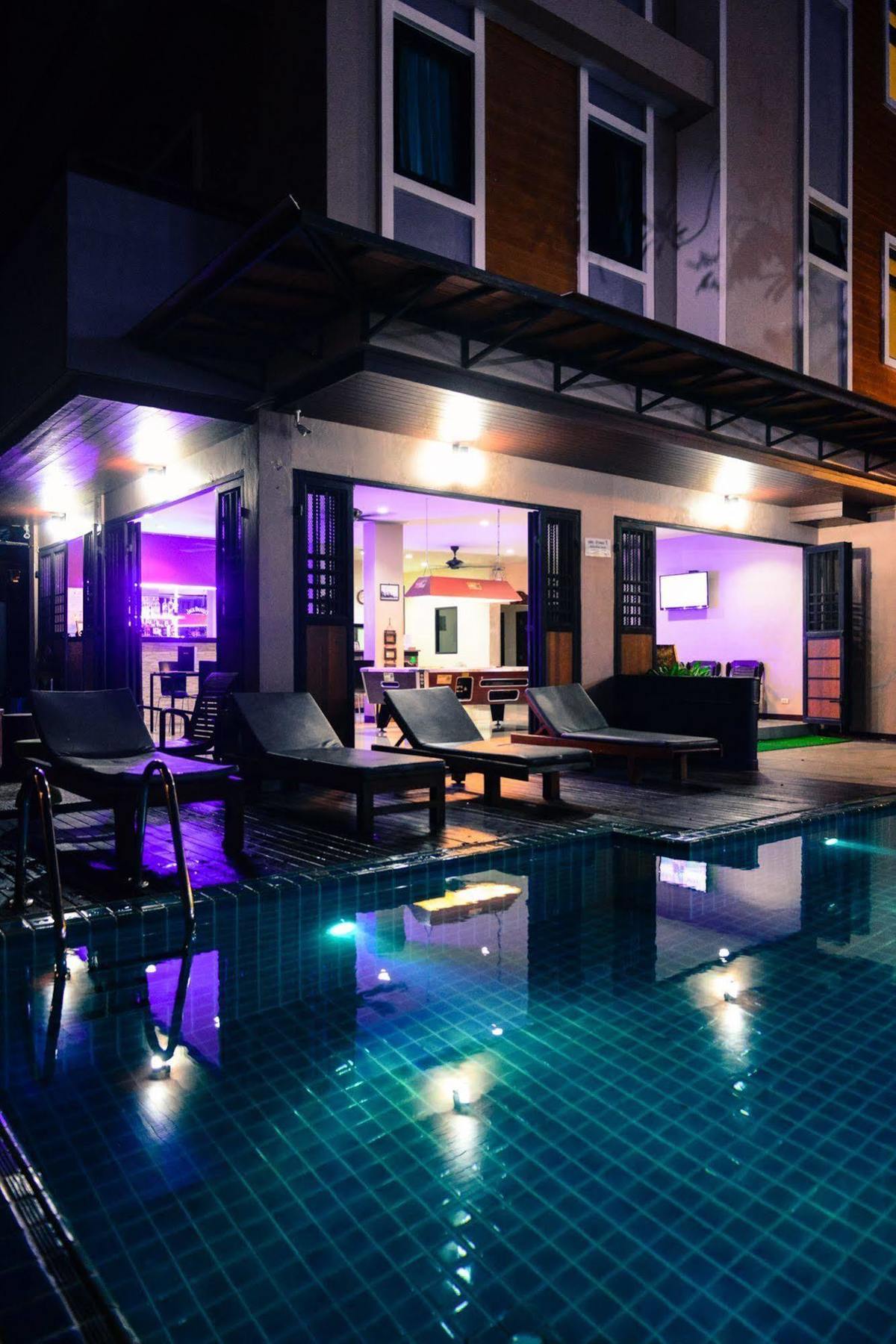 Aparthotel Pool House 3*