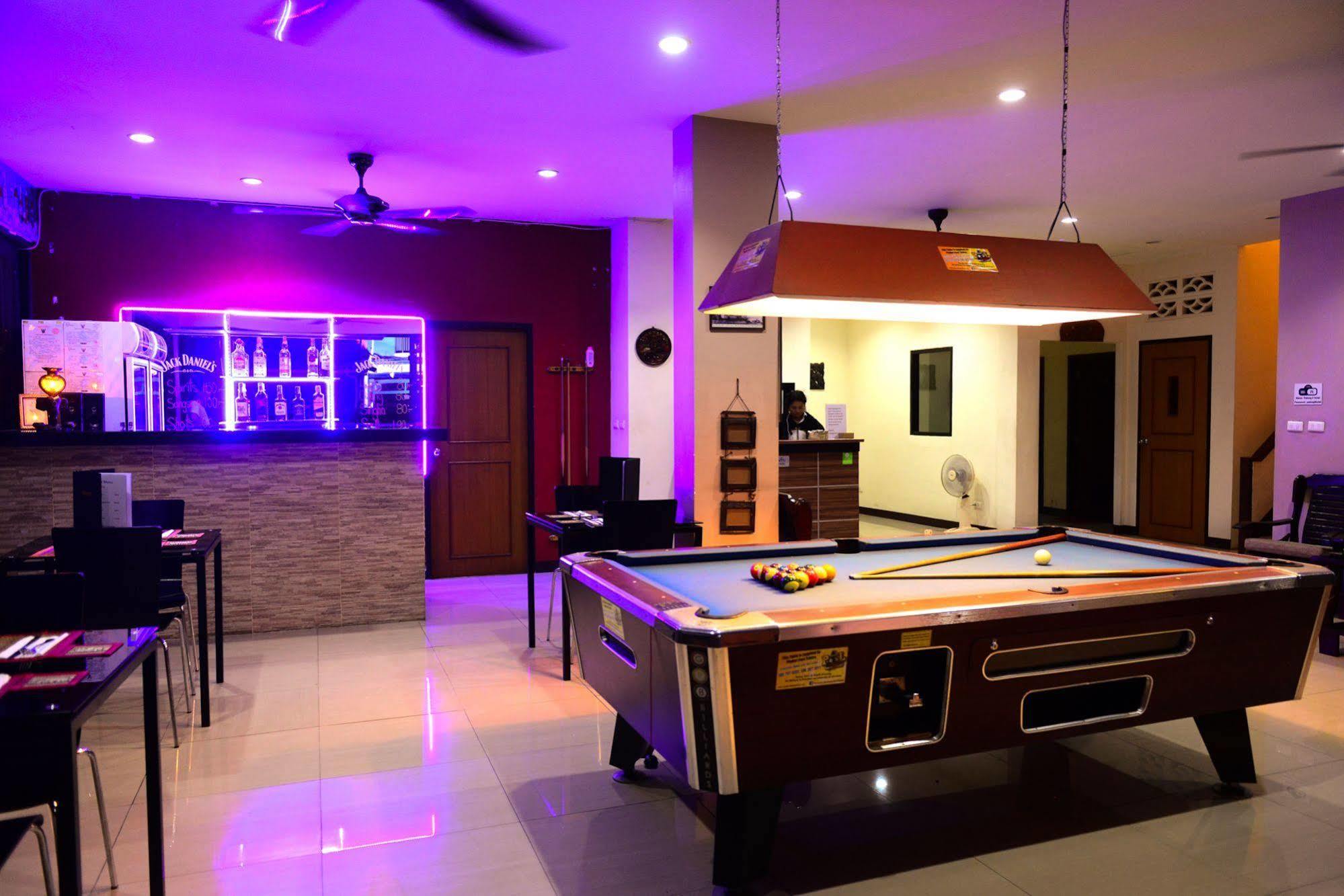 Pool House Aparthotel