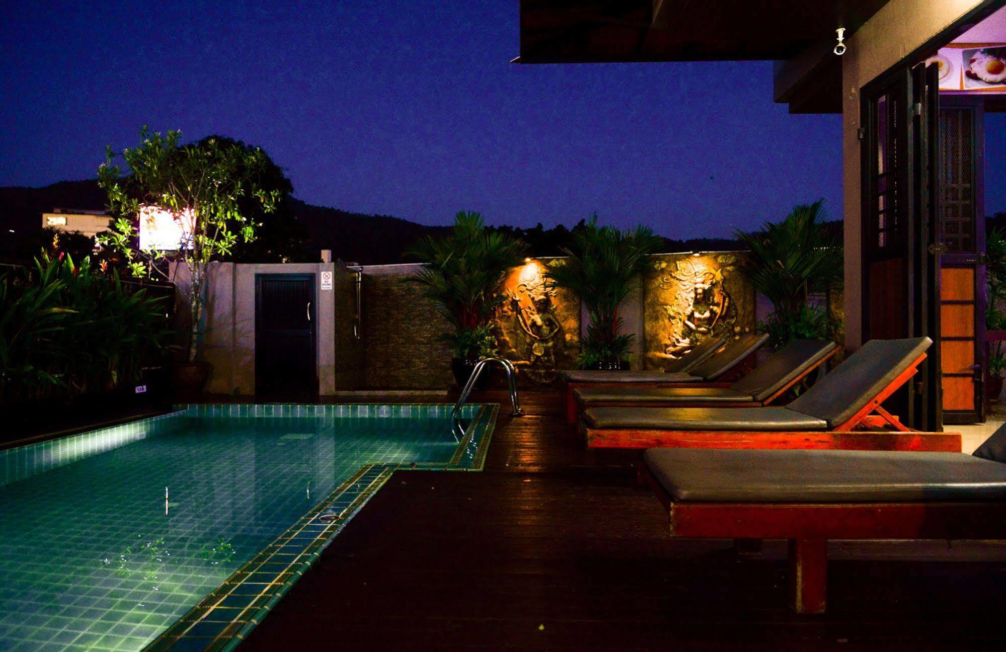 Pool House 3*