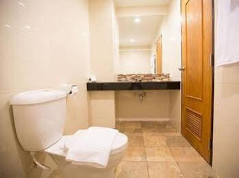 Pool House Aparthotel