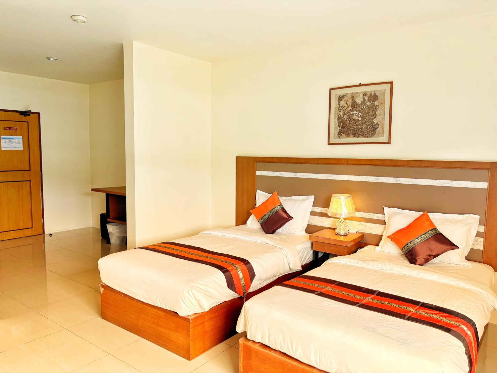 Pool House 3* Patong