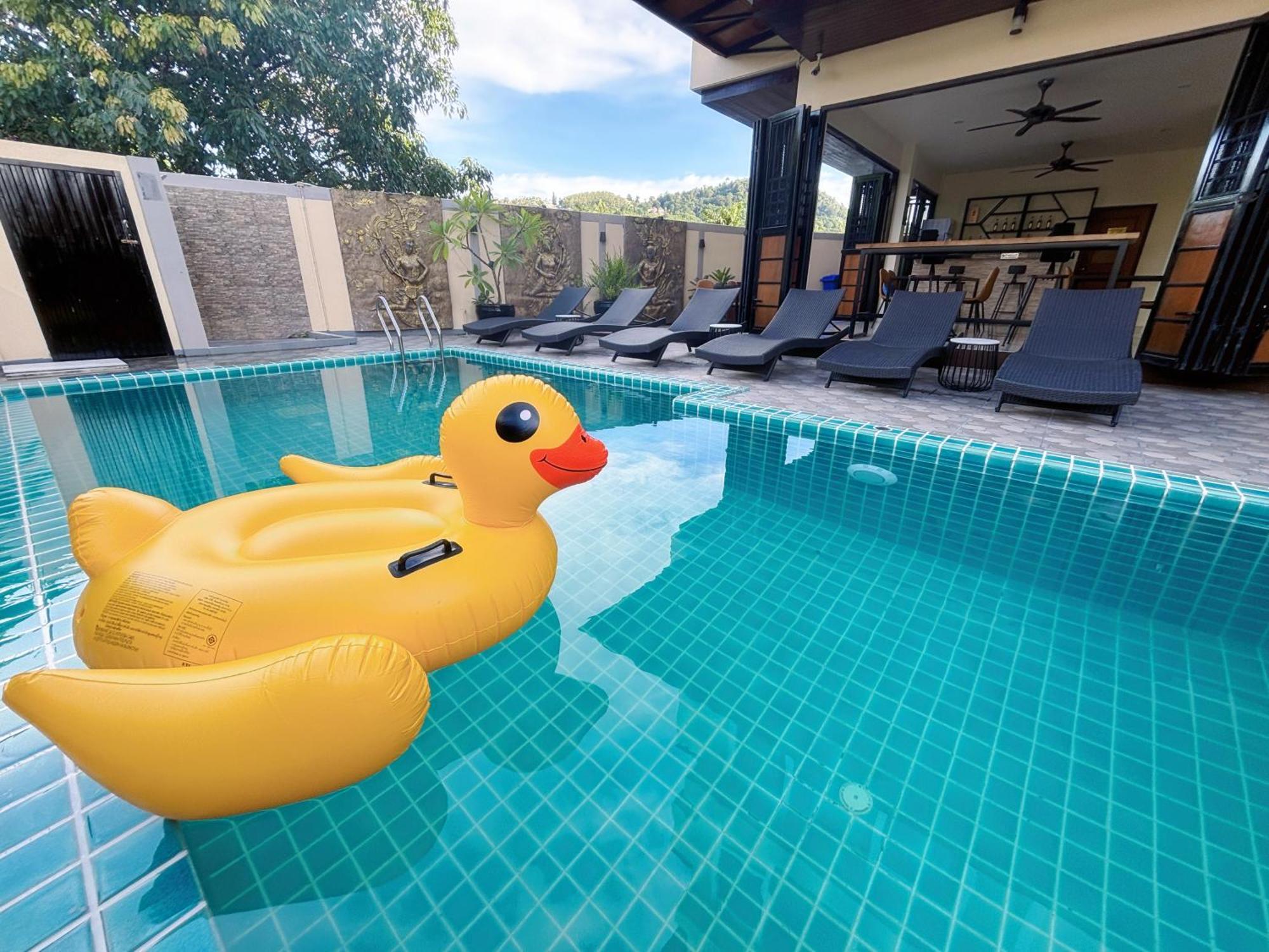 Pool House 3* Patong