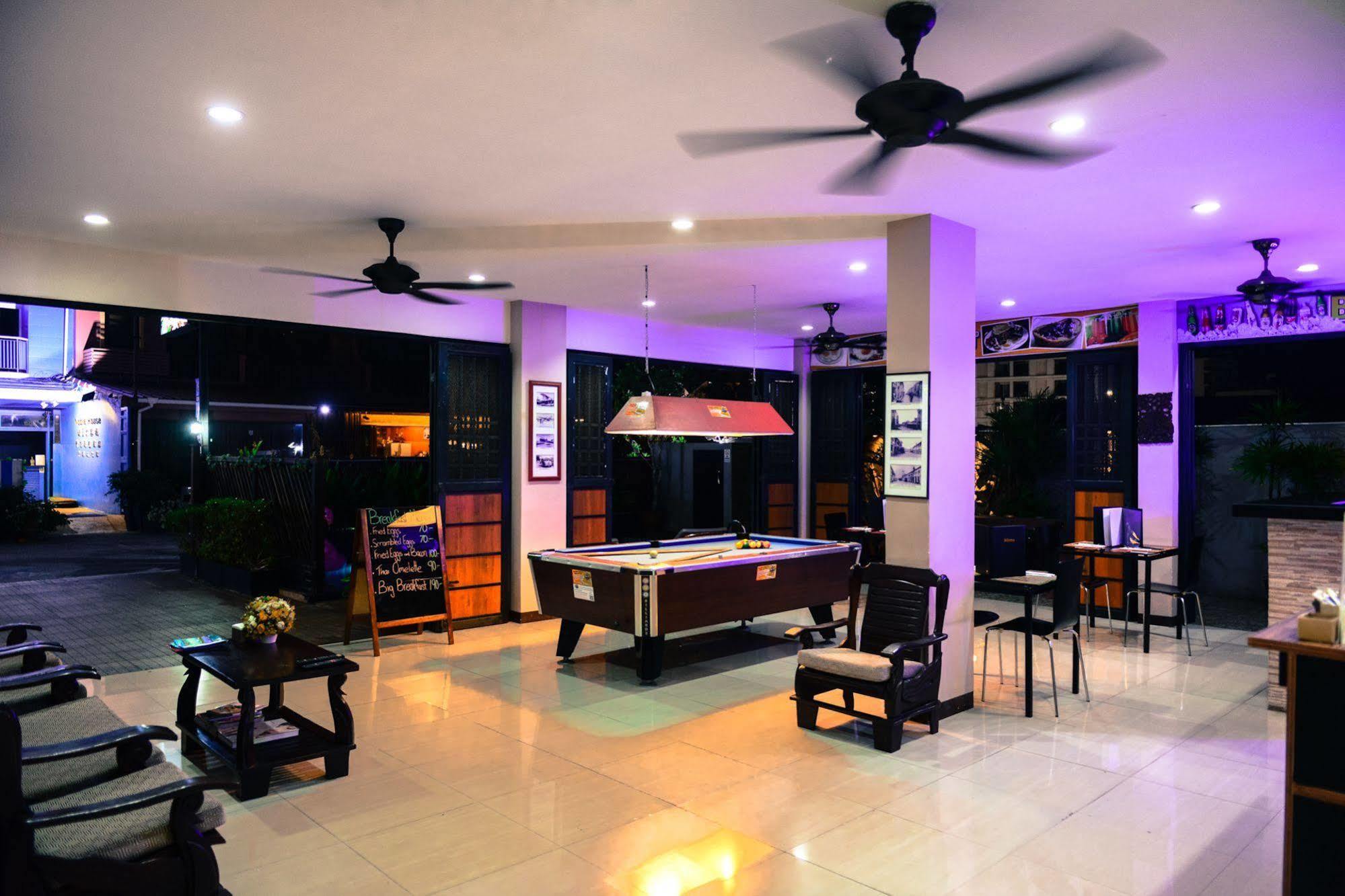 Pool House Aparthotel